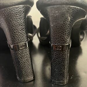CHANEL Elegant Black Textured Heels